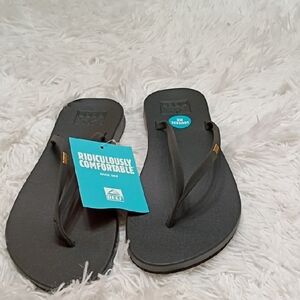 New Reef Black Flip Flops with Gold Accent 7M